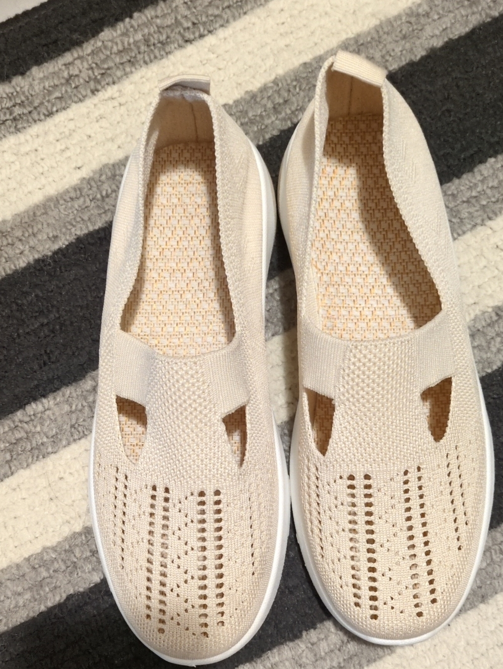 Women’s Lightweight Slip-On Knit Flats - Cream